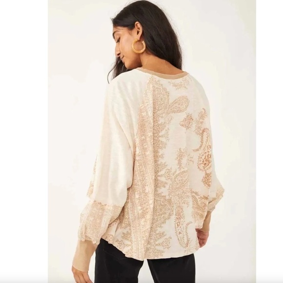 Free People True Perfection High/Low Cotton Blouse in Almond Milk Size Small - Picture 2 of 8